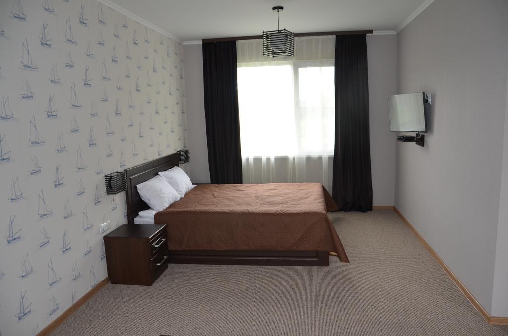 Hotel Yacht Club Mayak Dnistrivka Room photo